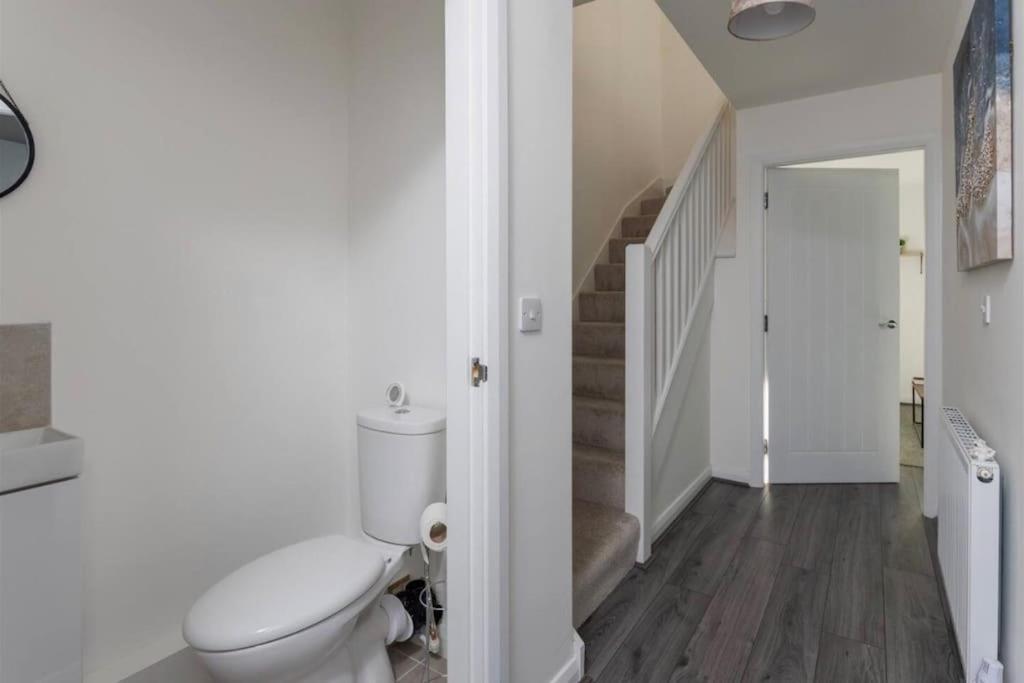 Luxury 3-Bedroom, 2-Bathroom Home Sleeps 7 People Liverpool Exterior foto