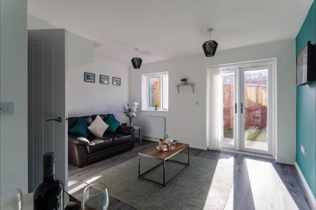 Luxury 3-Bedroom, 2-Bathroom Home Sleeps 7 People Liverpool Exterior foto